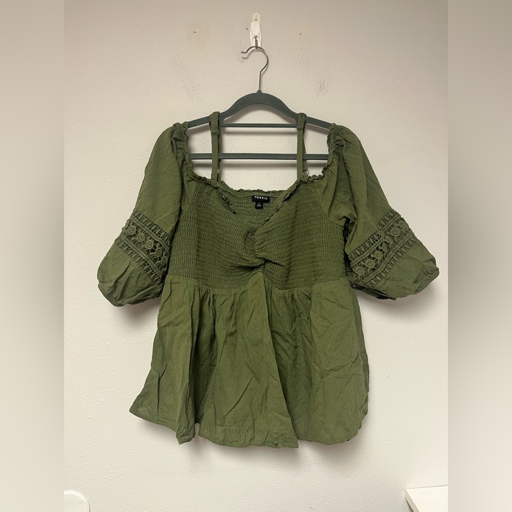 Women’s Torrid Off the Shoulder Blouse Size 2